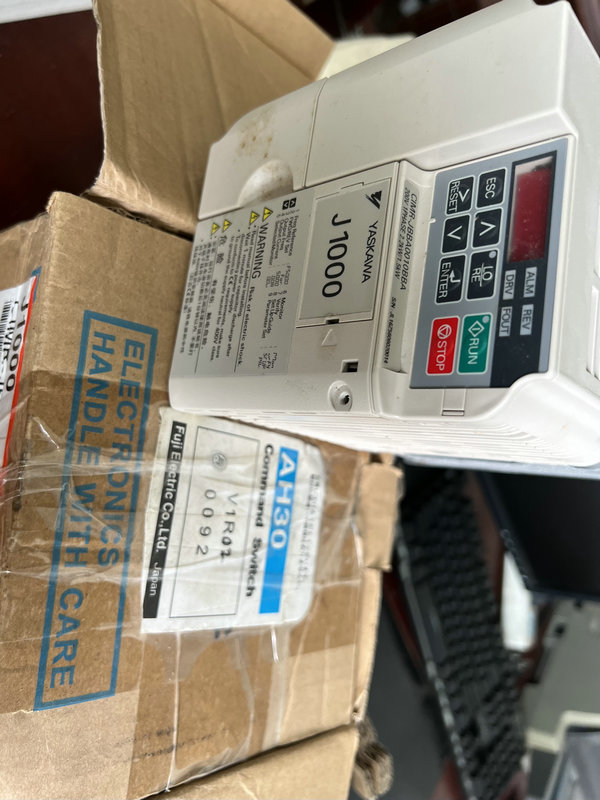 安川J1000变频器